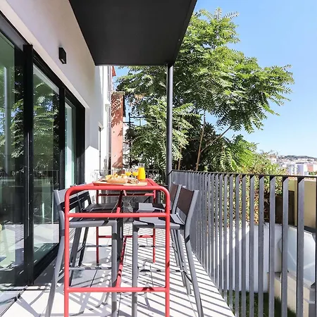 Avenida Premium By Homing Apartment *